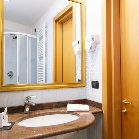 Hotel Ih Milano St. John 4*